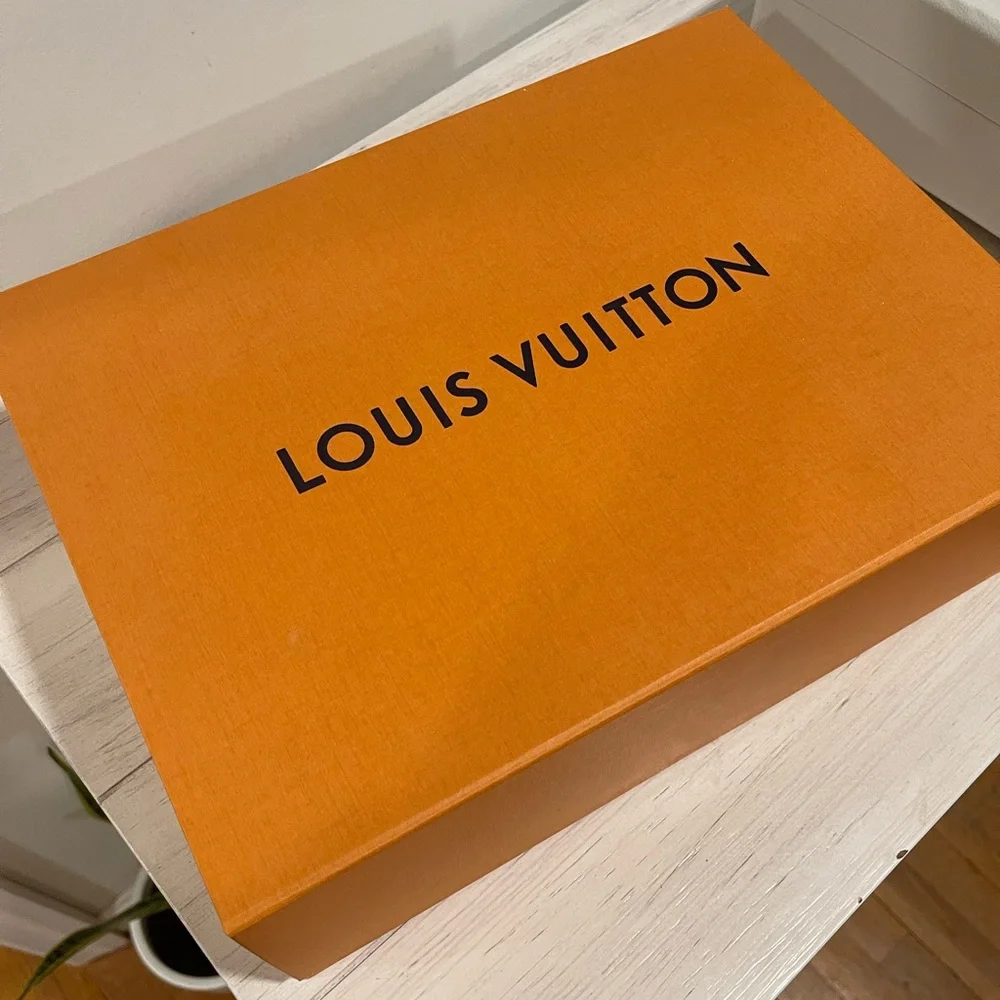 Louis Vuitton reposhing this